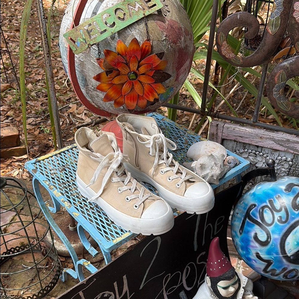 High-Top Sneakers in Cream with platform lugged sole GUC